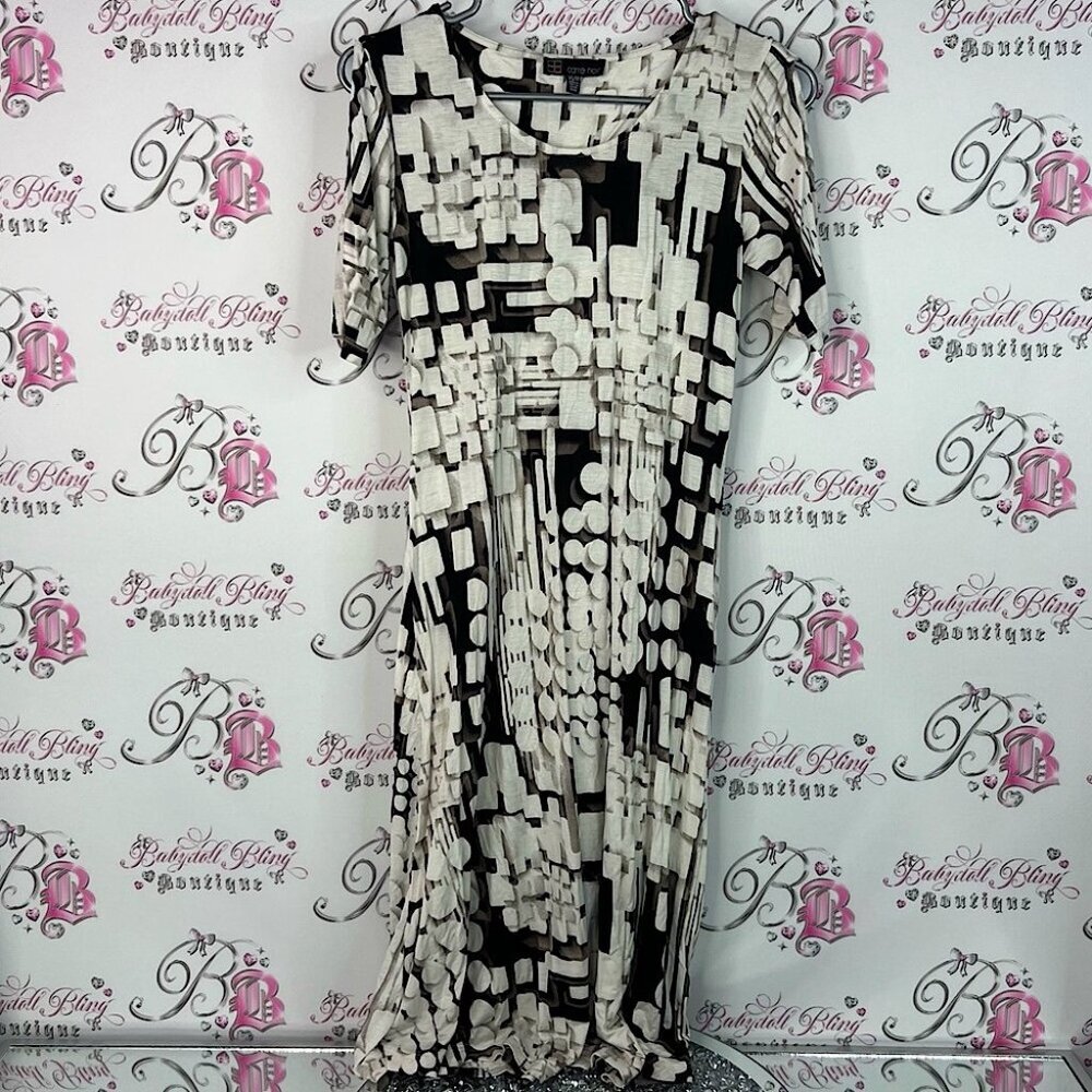 Carre noir dress squares 3D style Chic Geometric Black and White Midi Dress